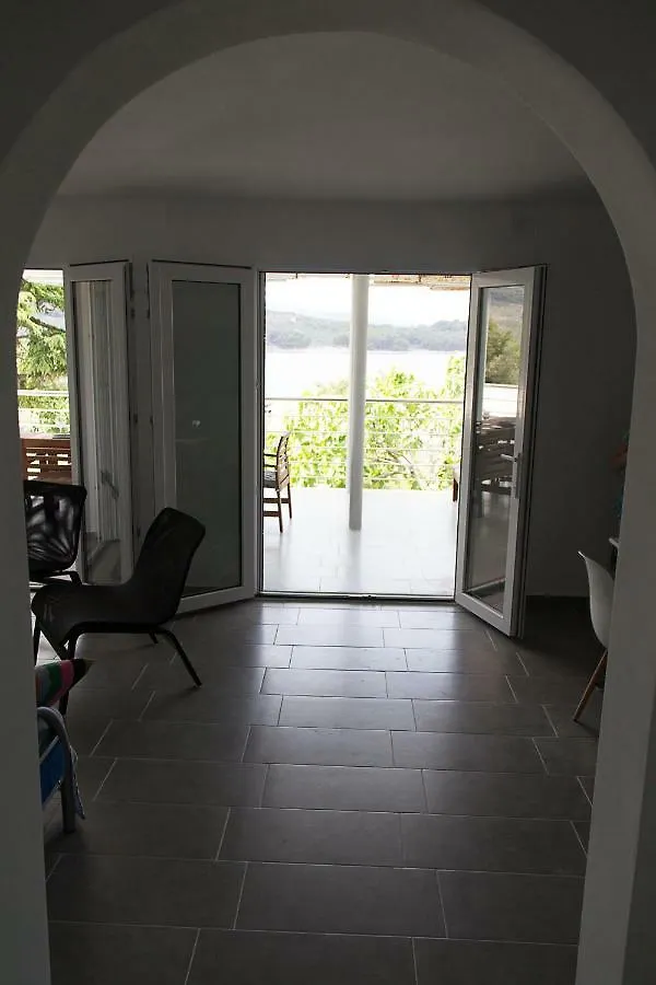Down By The Bay Apartment Cres